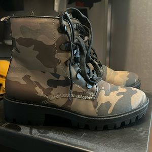 Olive camo combat boot